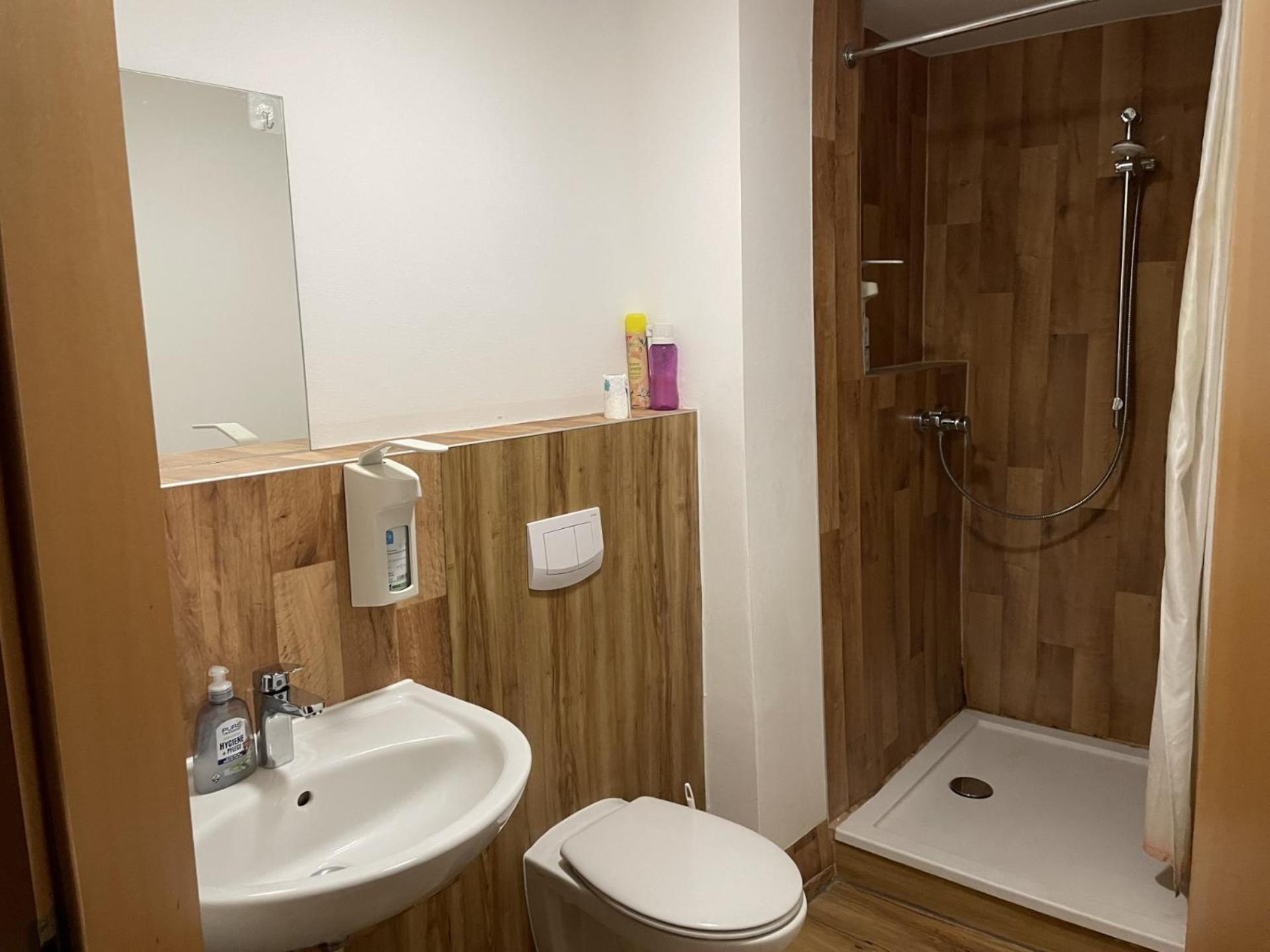 Personalwohnheim Altenpflege Foditsch Sankt Johann  Rum bild